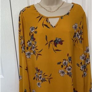 XL Womens Torrid floral blouse